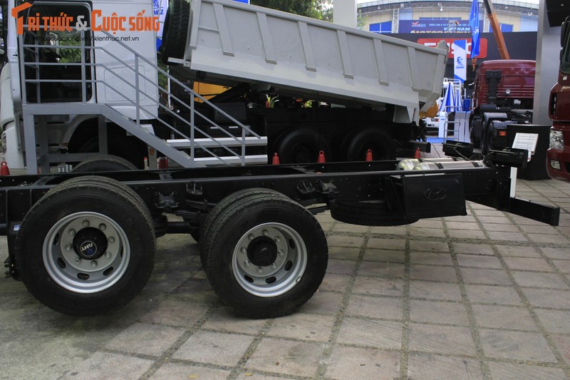 Can canh Hyundai Cargo Truck HD210 gia 1,4 ty dong-Hinh-14